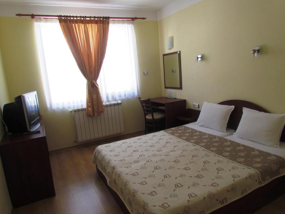 Boryka Family Hotel Asikoria ภายนอก รูปภาพ